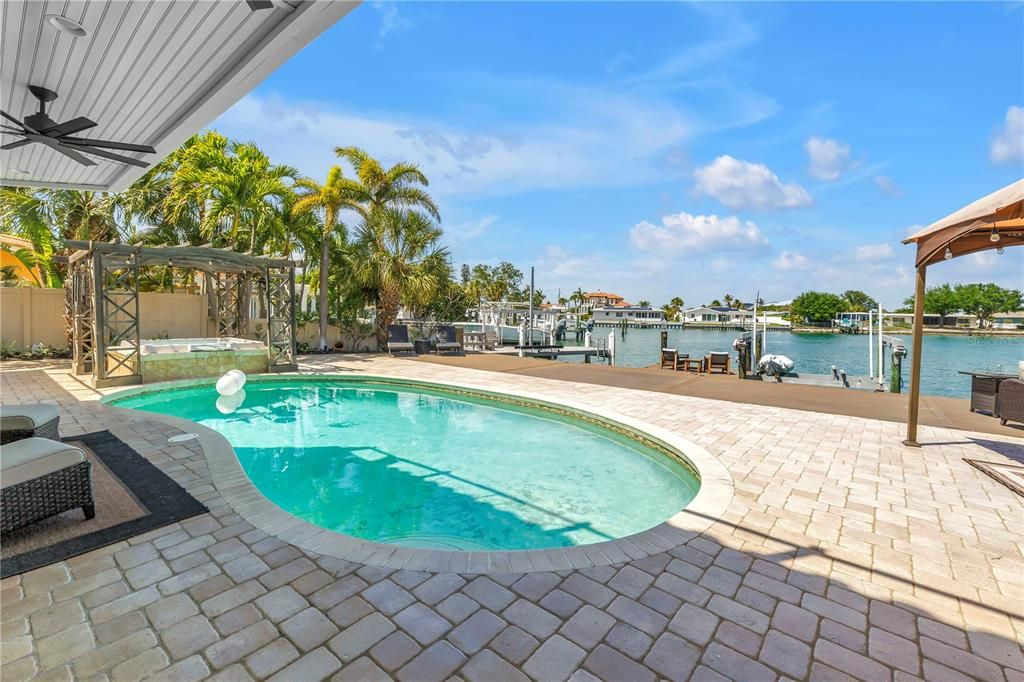 For Sale: $2,394,000 (5 beds, 3 baths, 2892 Square Feet)
