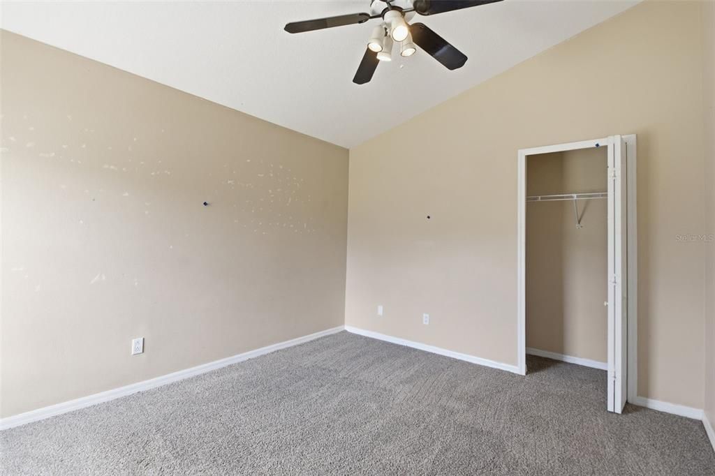 Activo con contrato: $399,900 (4 camas, 3 baños, 2316 Pies cuadrados)