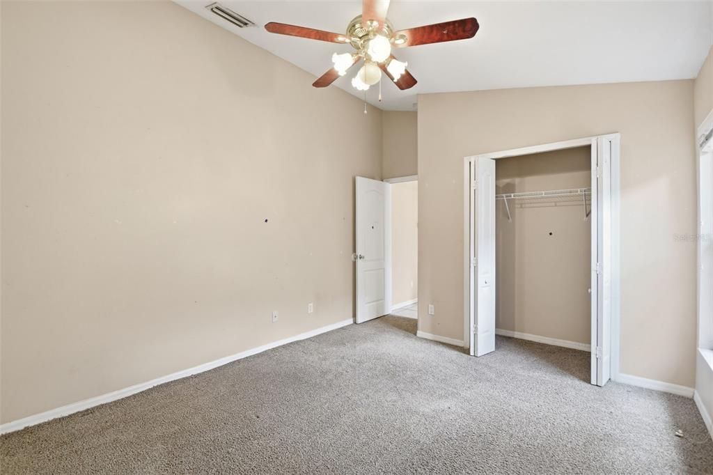 Activo con contrato: $399,900 (4 camas, 3 baños, 2316 Pies cuadrados)