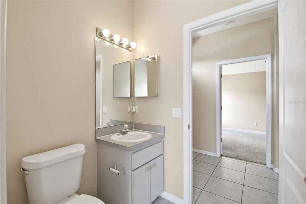 Activo con contrato: $399,900 (4 camas, 3 baños, 2316 Pies cuadrados)