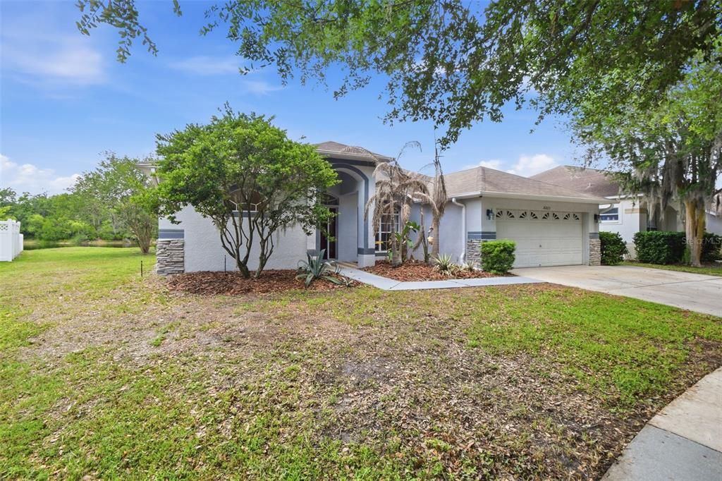 Activo con contrato: $399,900 (4 camas, 3 baños, 2316 Pies cuadrados)