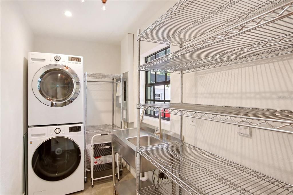 For Sale: $395,000 (3 beds, 2 baths, 1635 Square Feet)