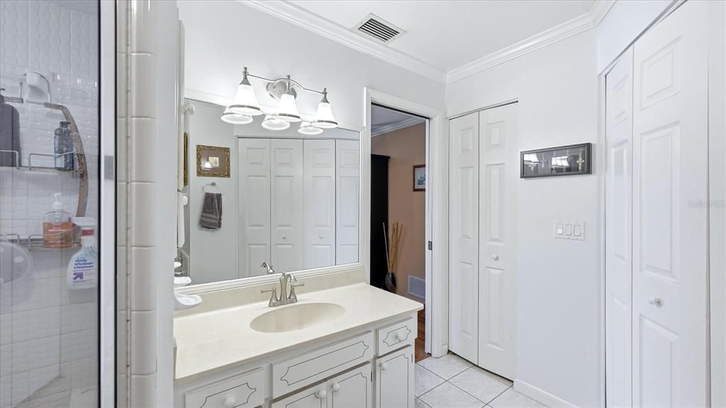 En Venta: $425,000 (3 camas, 3 baños, 2049 Pies cuadrados)