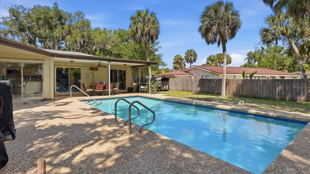 En Venta: $425,000 (3 camas, 3 baños, 2049 Pies cuadrados)