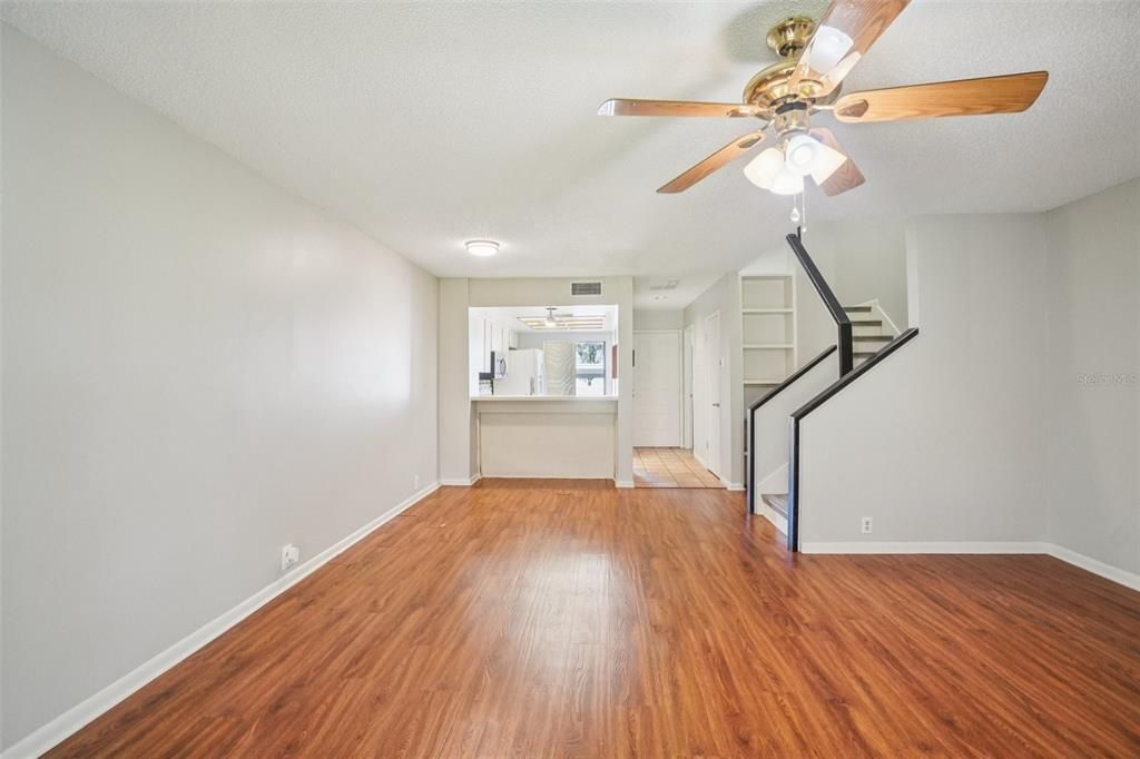 For Sale: $225,000 (2 beds, 2 baths, 1252 Square Feet)