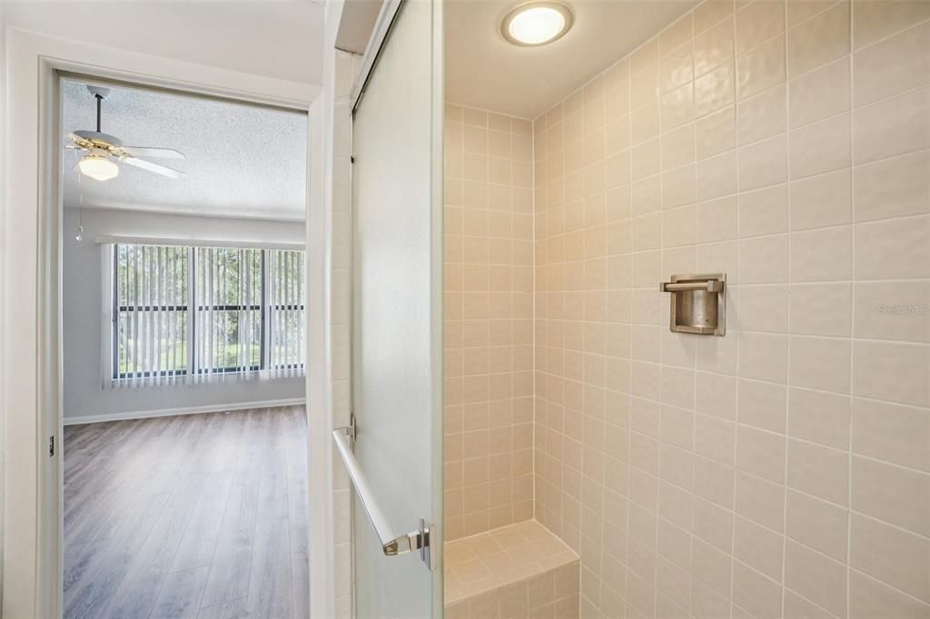For Sale: $225,000 (2 beds, 2 baths, 1252 Square Feet)
