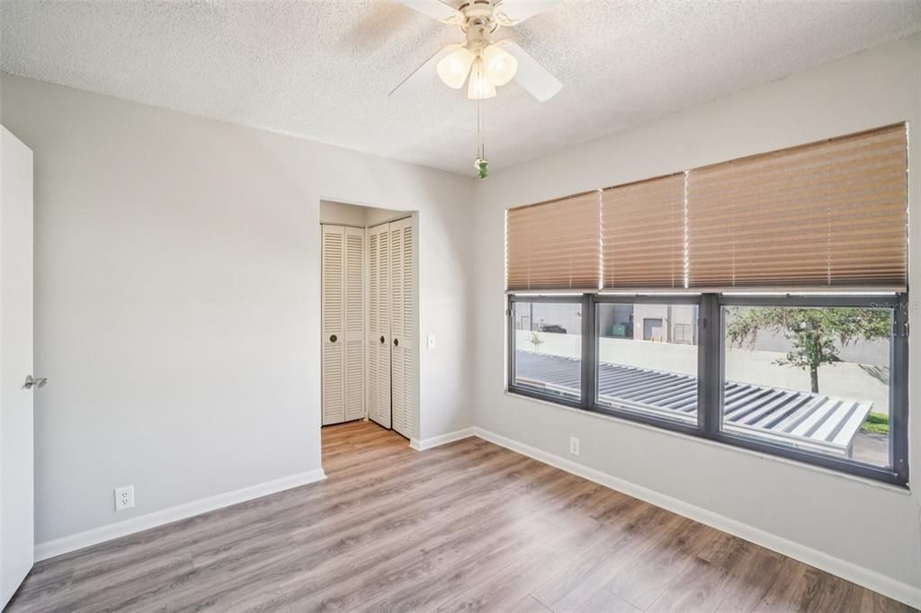 For Sale: $225,000 (2 beds, 2 baths, 1252 Square Feet)