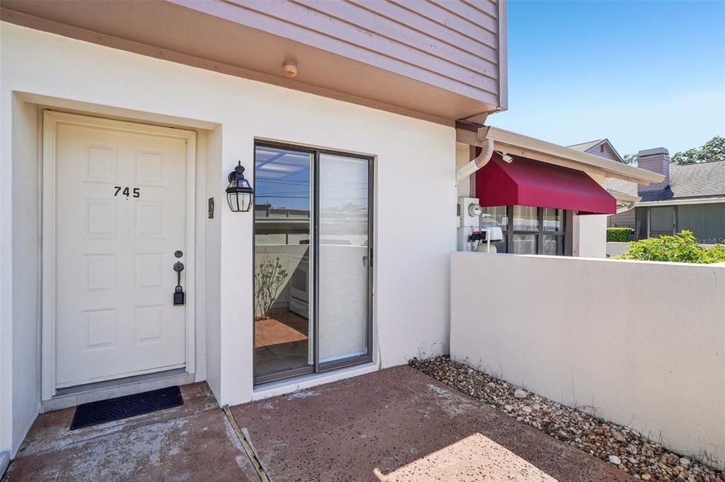For Sale: $225,000 (2 beds, 2 baths, 1252 Square Feet)