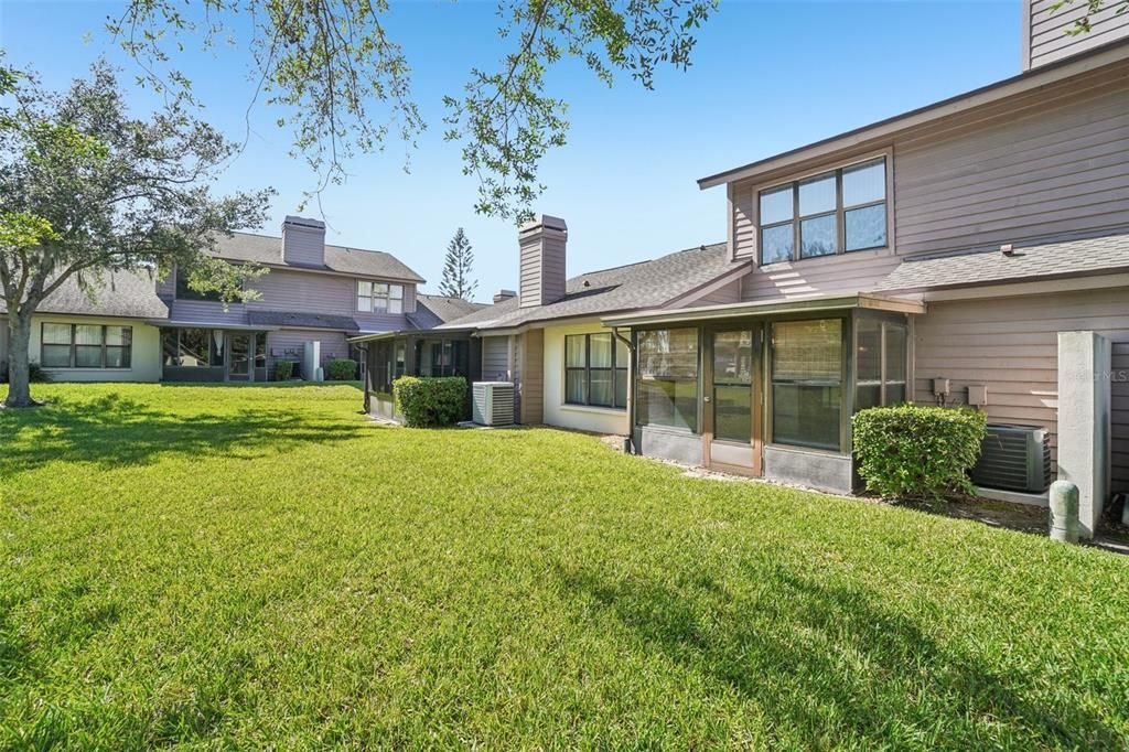 For Sale: $225,000 (2 beds, 2 baths, 1252 Square Feet)