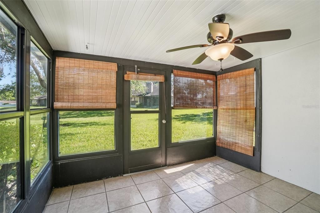 For Sale: $225,000 (2 beds, 2 baths, 1252 Square Feet)