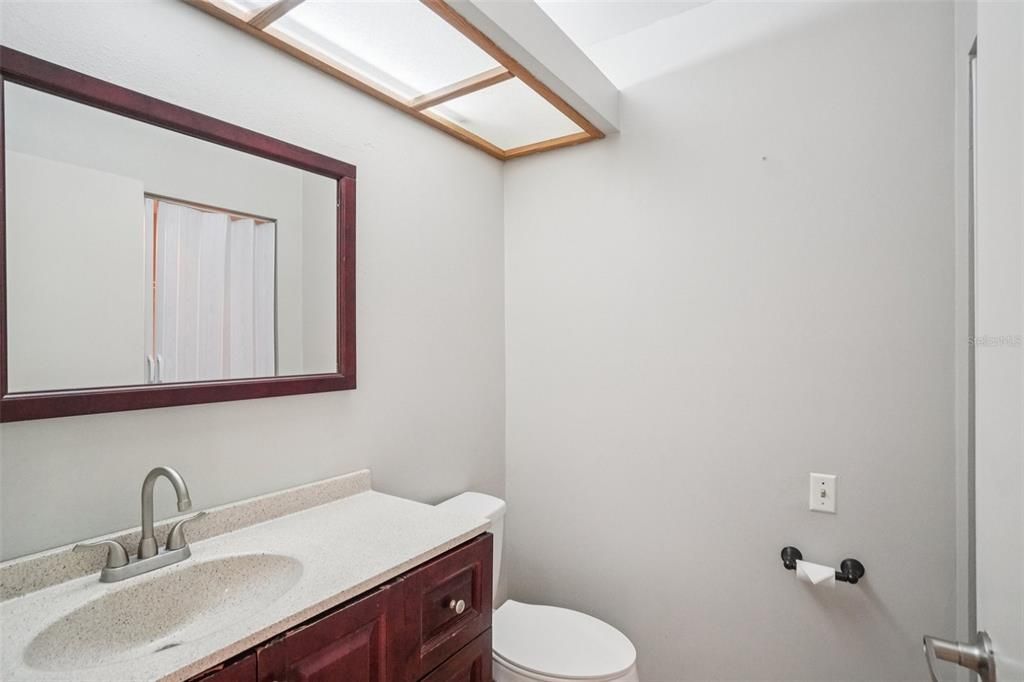 For Sale: $225,000 (2 beds, 2 baths, 1252 Square Feet)