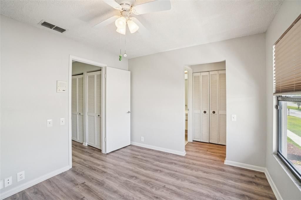 For Sale: $225,000 (2 beds, 2 baths, 1252 Square Feet)