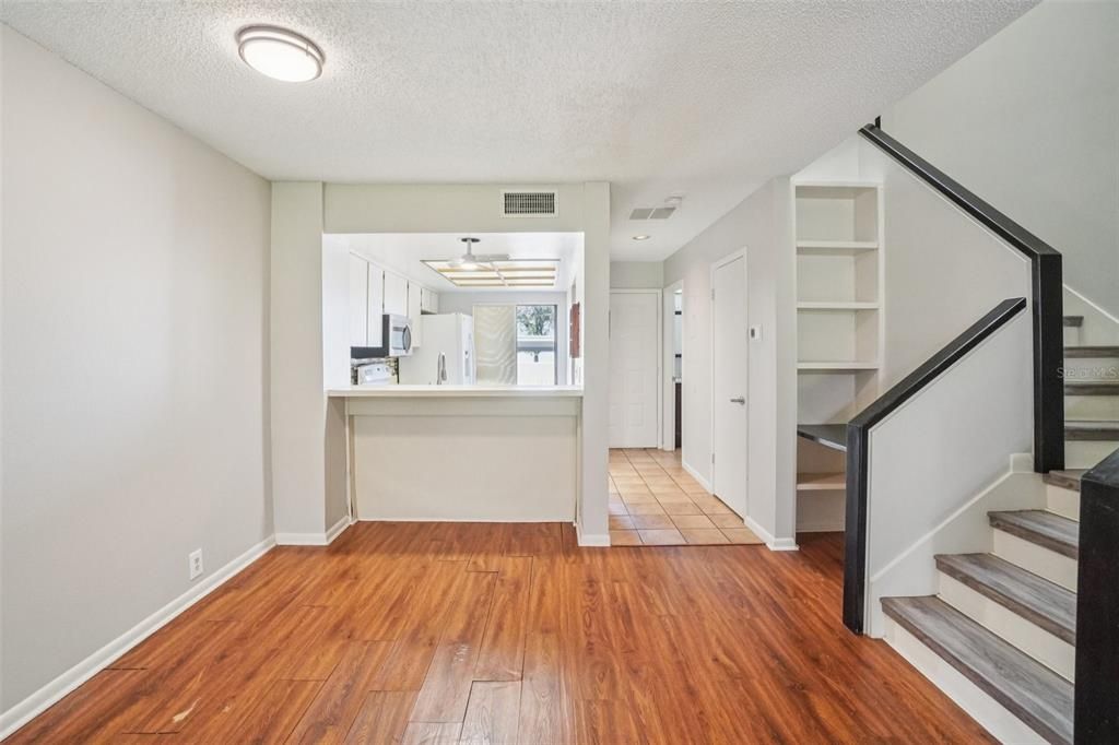 For Sale: $225,000 (2 beds, 2 baths, 1252 Square Feet)