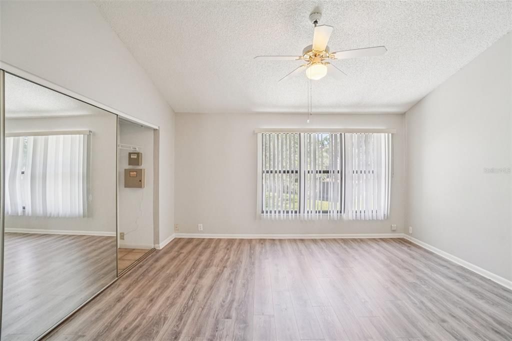 For Sale: $225,000 (2 beds, 2 baths, 1252 Square Feet)