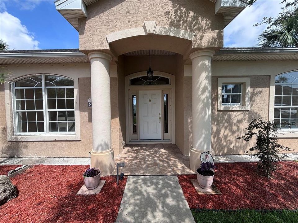 En Venta: $359,000 (3 camas, 2 baños, 1724 Pies cuadrados)