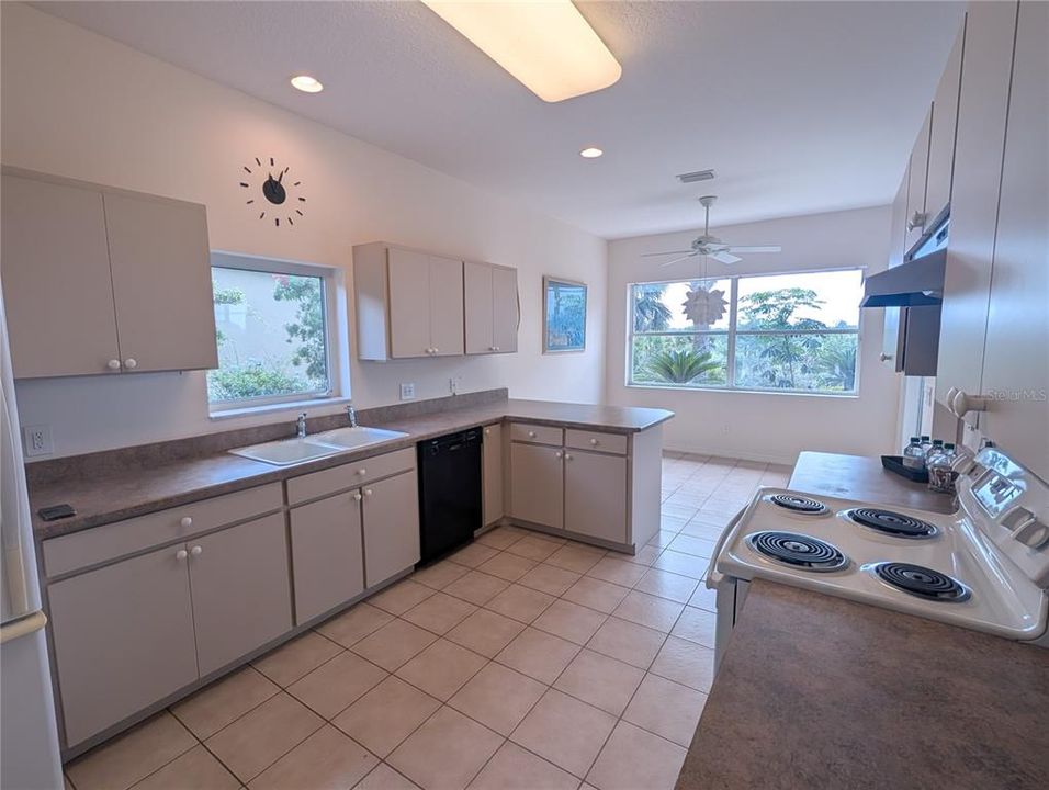 En Venta: $359,000 (3 camas, 2 baños, 1724 Pies cuadrados)