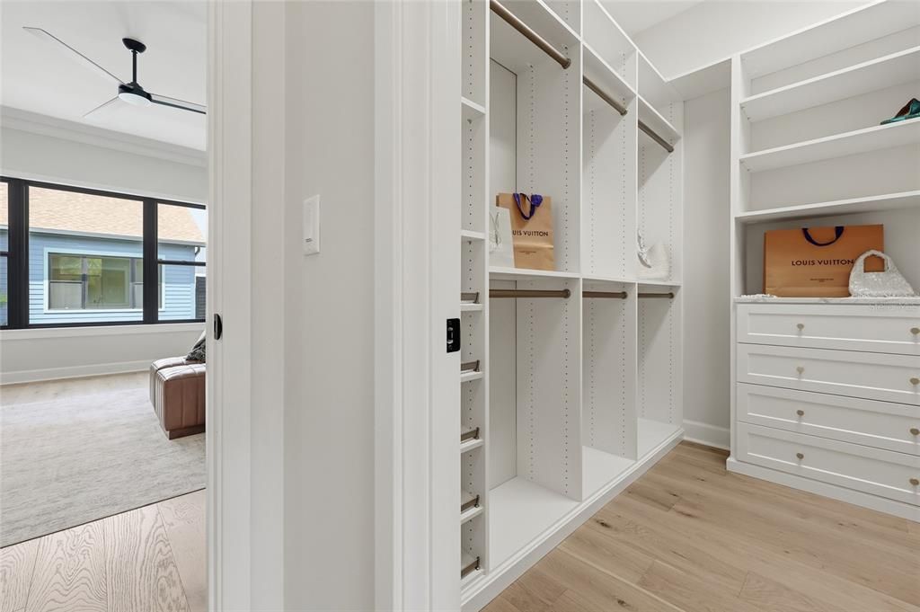 En Venta: $1,310,520 (4 camas, 3 baños, 3216 Pies cuadrados)