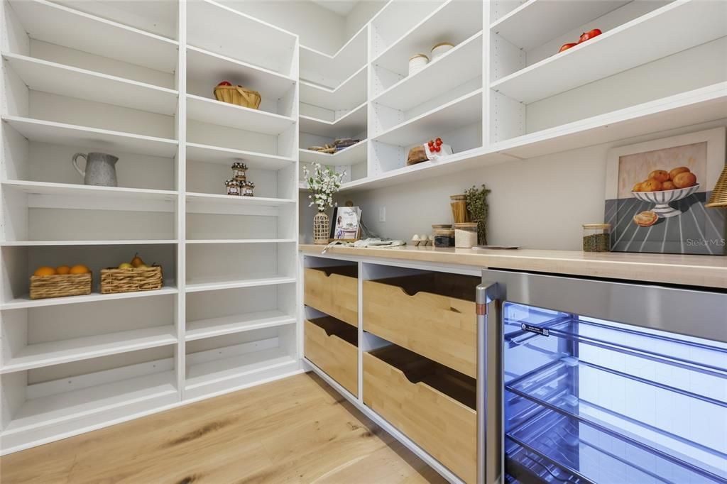 En Venta: $1,310,520 (4 camas, 3 baños, 3216 Pies cuadrados)