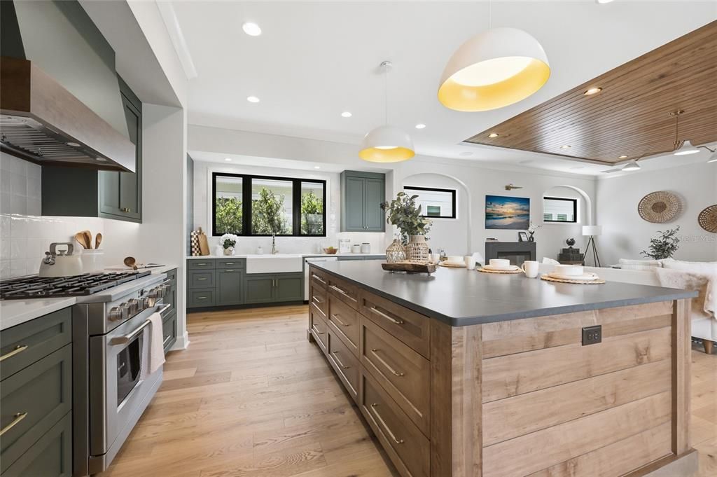 En Venta: $1,310,520 (4 camas, 3 baños, 3216 Pies cuadrados)