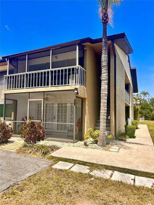 Activo con contrato: $158,900 (2 camas, 2 baños, 888 Pies cuadrados)