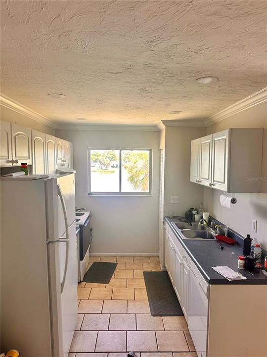 Activo con contrato: $158,900 (2 camas, 2 baños, 888 Pies cuadrados)