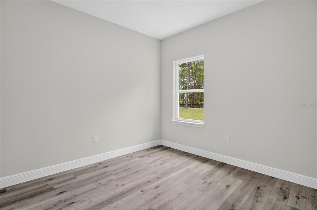 For Rent: $2,150 (4 beds, 2 baths, 1833 Square Feet)