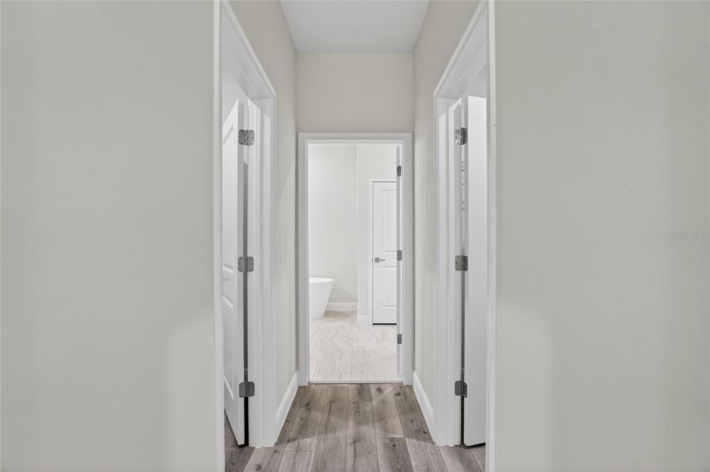 For Rent: $2,150 (4 beds, 2 baths, 1833 Square Feet)