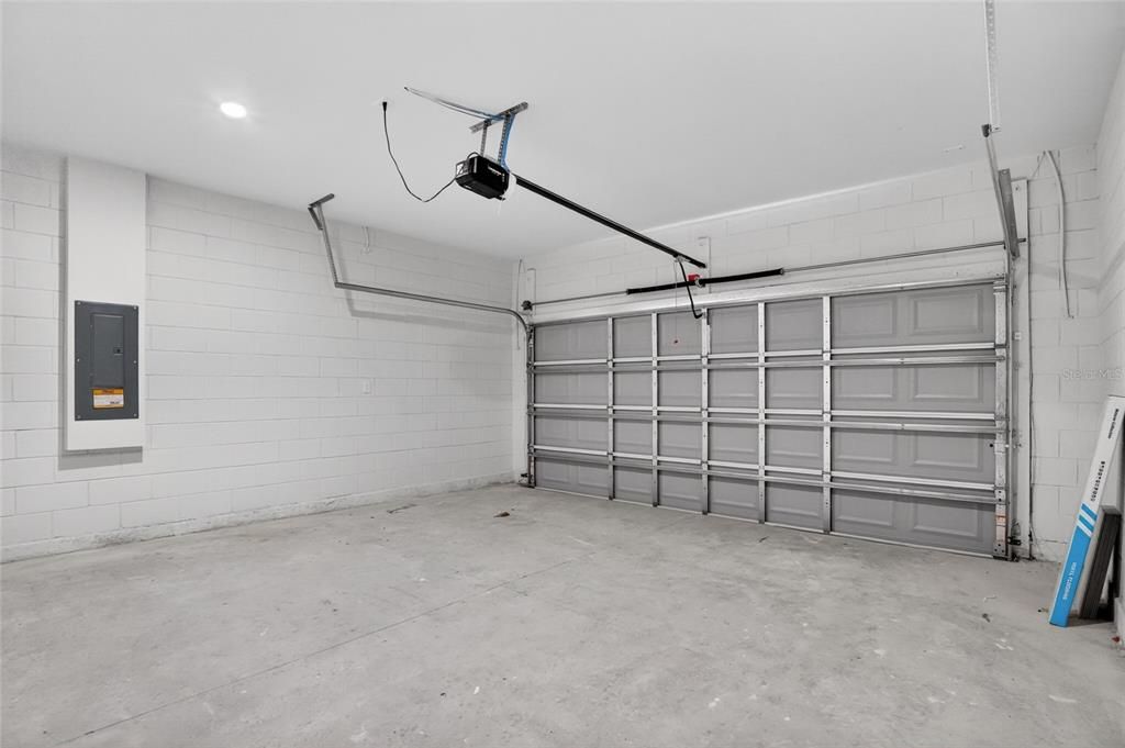 For Rent: $2,150 (4 beds, 2 baths, 1833 Square Feet)