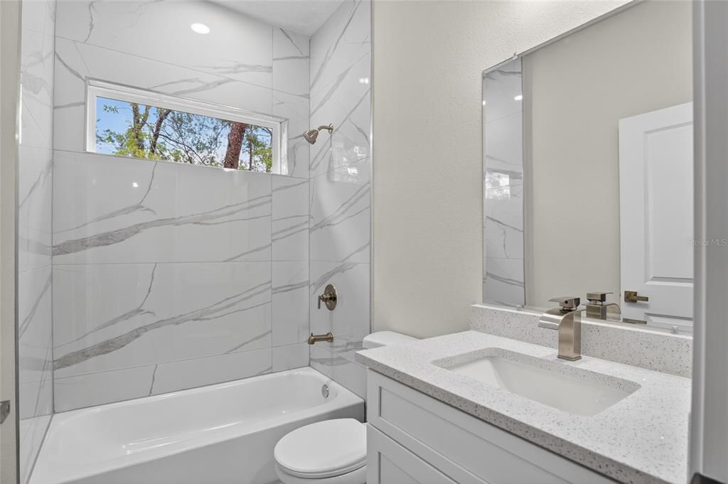 For Rent: $2,150 (4 beds, 2 baths, 1833 Square Feet)