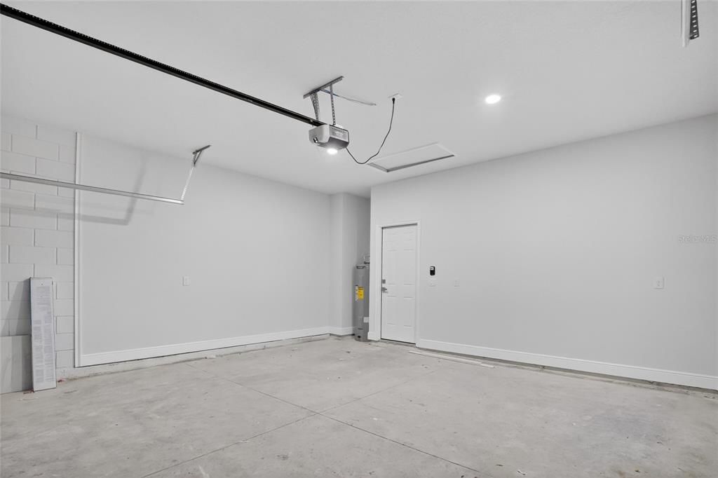 For Rent: $2,150 (4 beds, 2 baths, 1833 Square Feet)