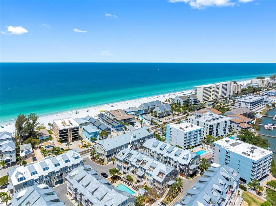 Active With Contract: $999,995 (3 beds, 3 baths, 2296 Square Feet)
