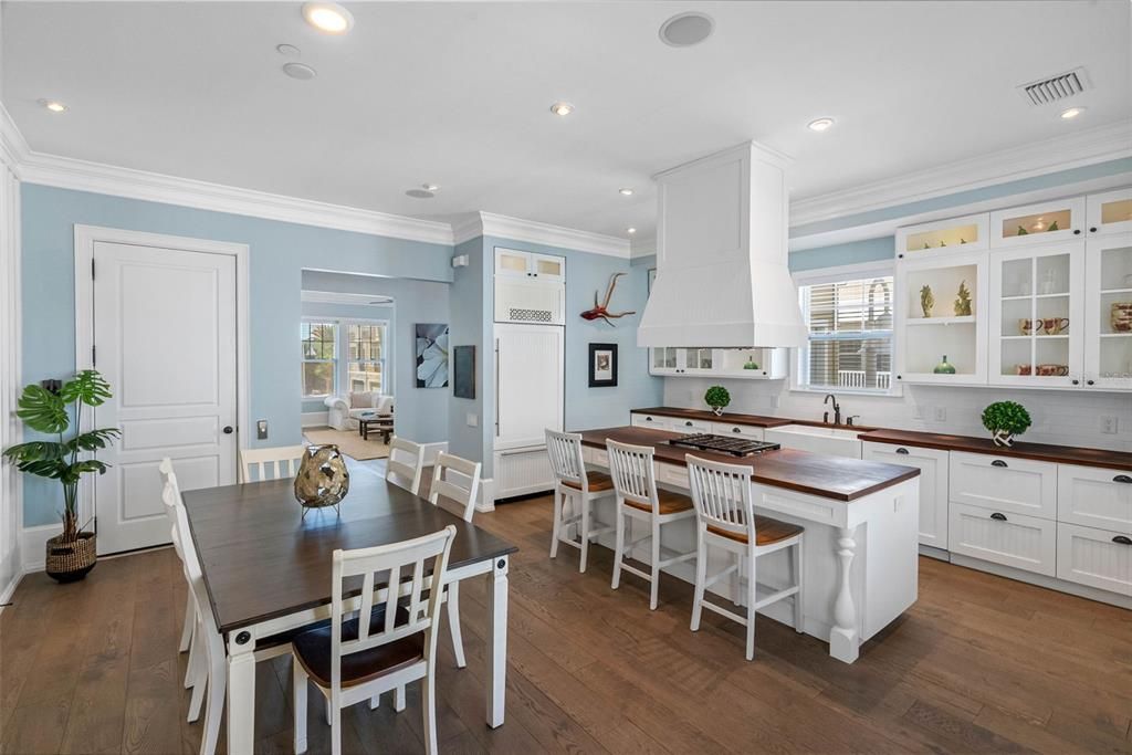 Active With Contract: $999,995 (3 beds, 3 baths, 2296 Square Feet)