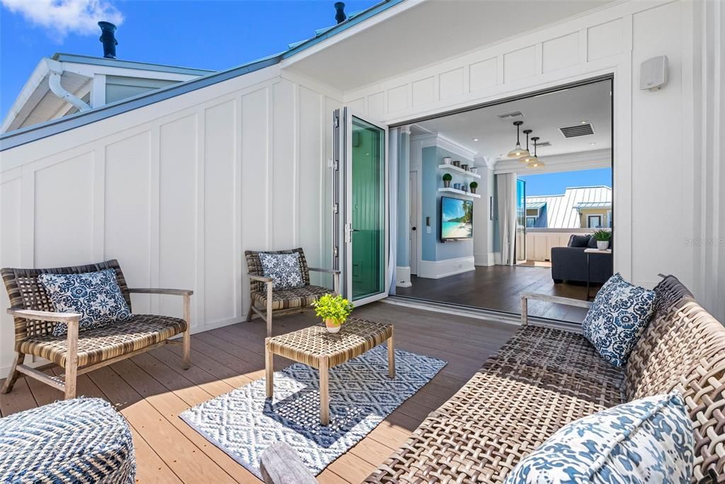 Active With Contract: $999,995 (3 beds, 3 baths, 2296 Square Feet)