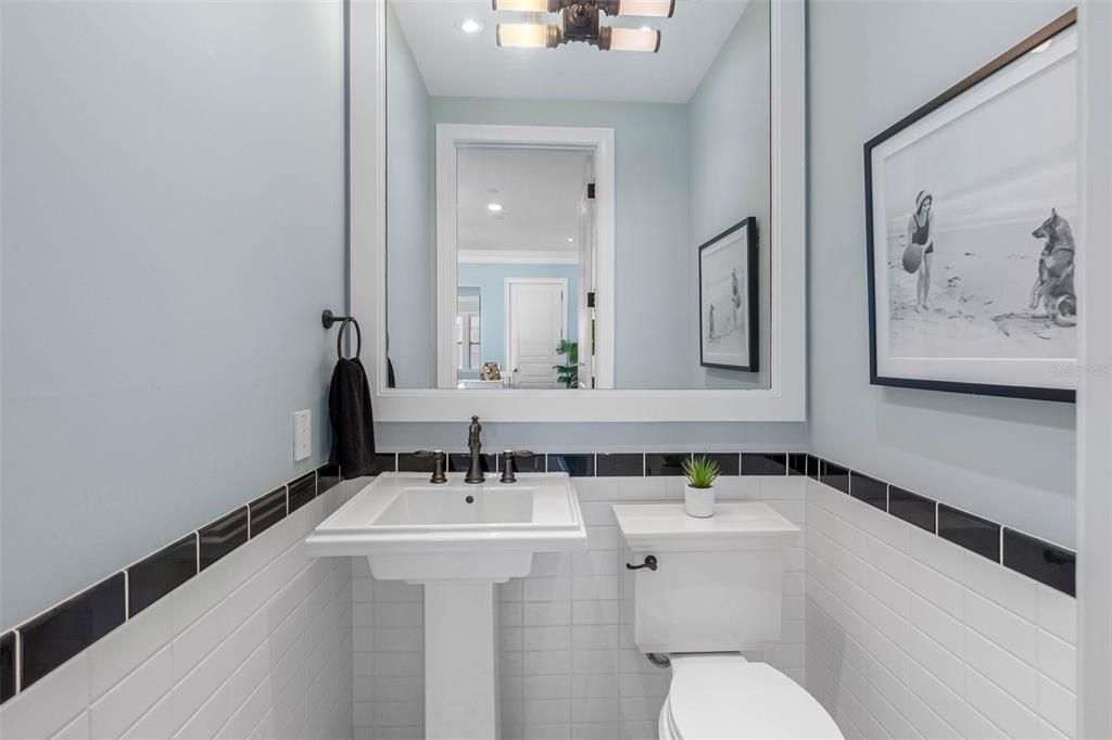 Active With Contract: $999,995 (3 beds, 3 baths, 2296 Square Feet)