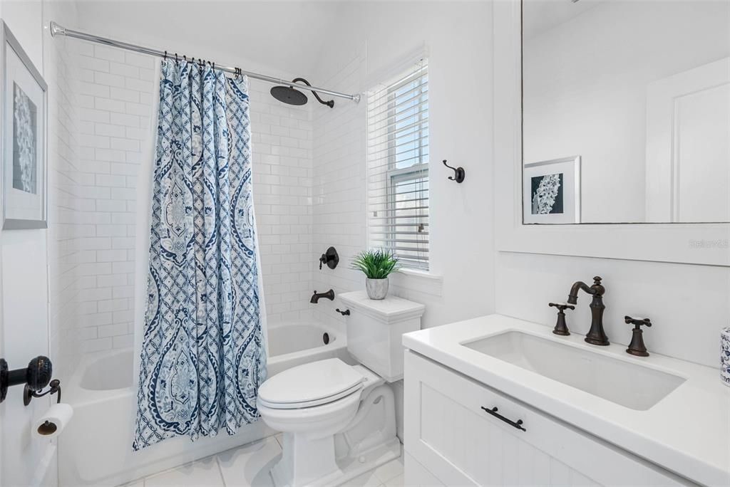 Active With Contract: $999,995 (3 beds, 3 baths, 2296 Square Feet)