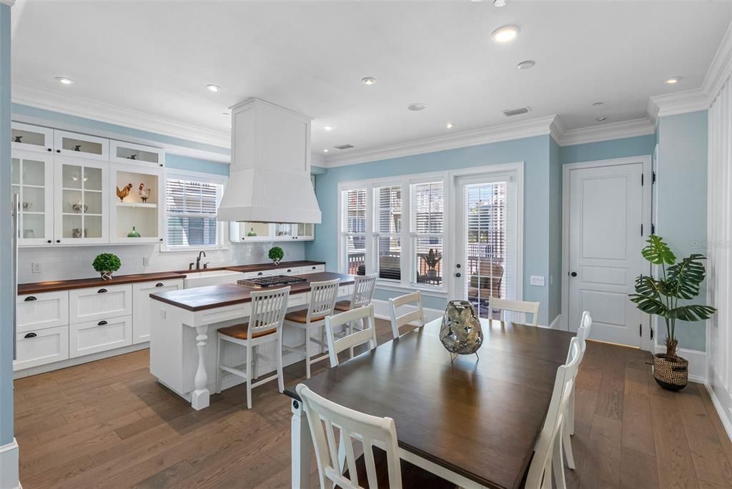 Active With Contract: $999,995 (3 beds, 3 baths, 2296 Square Feet)