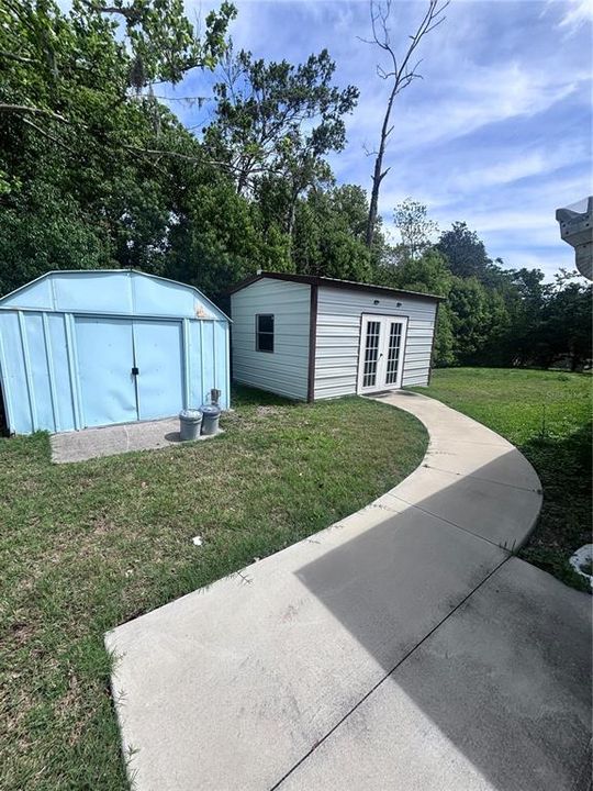 For Rent: $2,200 (3 beds, 2 baths, 1864 Square Feet)