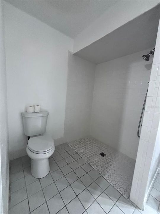 For Rent: $2,200 (3 beds, 2 baths, 1864 Square Feet)