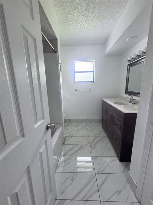 For Rent: $2,200 (3 beds, 2 baths, 1864 Square Feet)