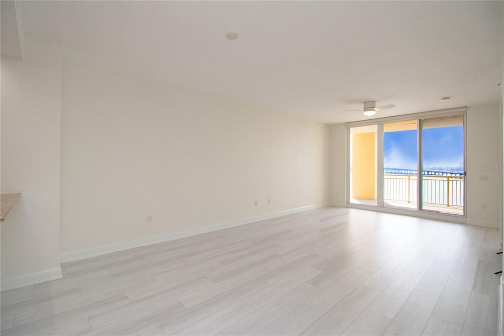 For Sale: $399,500 (2 beds, 2 baths, 1758 Square Feet)