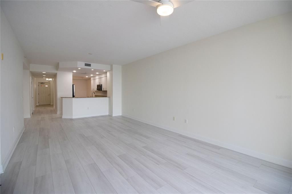 For Sale: $399,500 (2 beds, 2 baths, 1758 Square Feet)