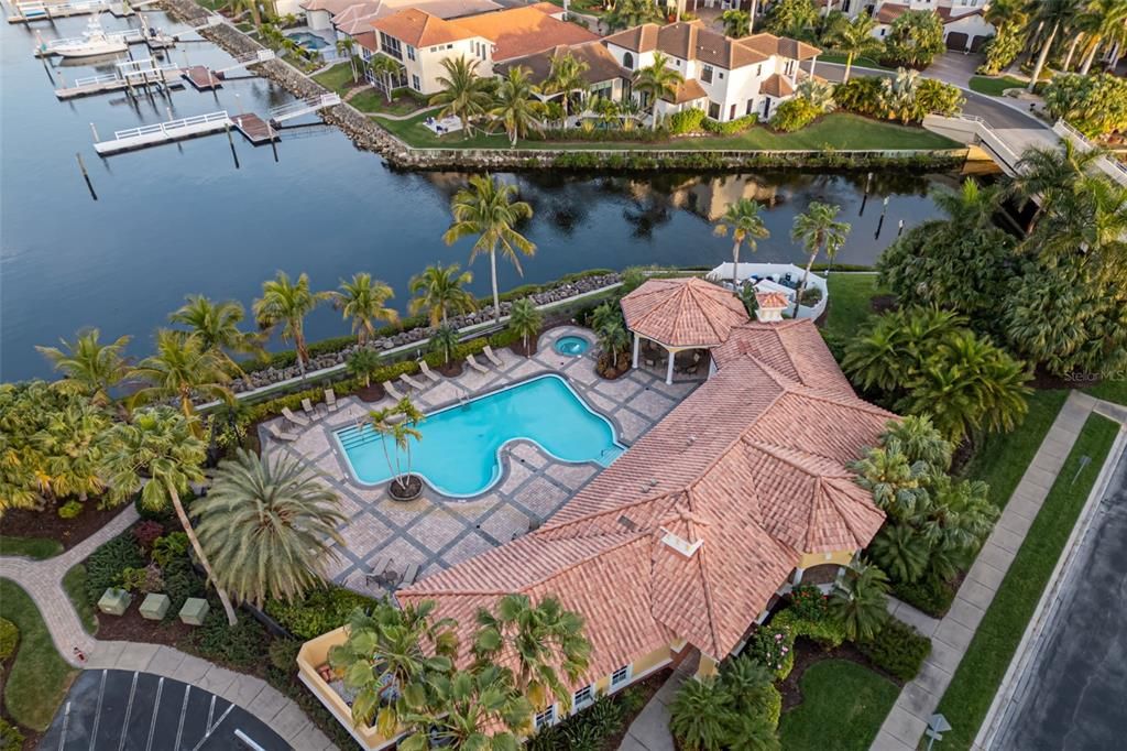 For Sale: $399,500 (2 beds, 2 baths, 1758 Square Feet)