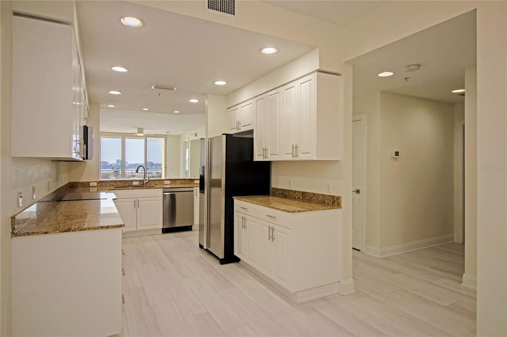 For Sale: $399,500 (2 beds, 2 baths, 1758 Square Feet)
