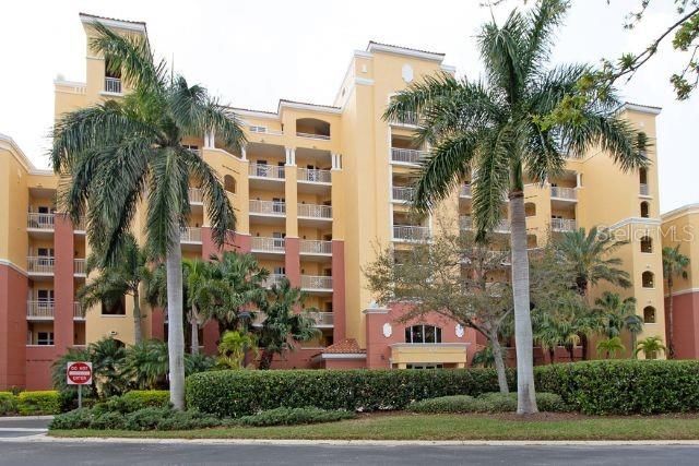 For Sale: $399,500 (2 beds, 2 baths, 1758 Square Feet)