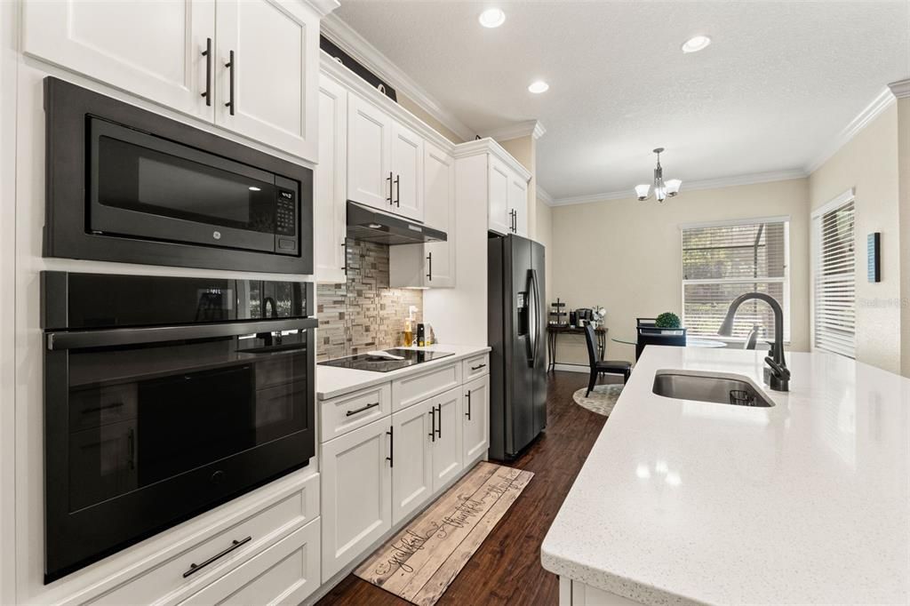 Activo con contrato: $699,000 (5 camas, 3 baños, 2730 Pies cuadrados)