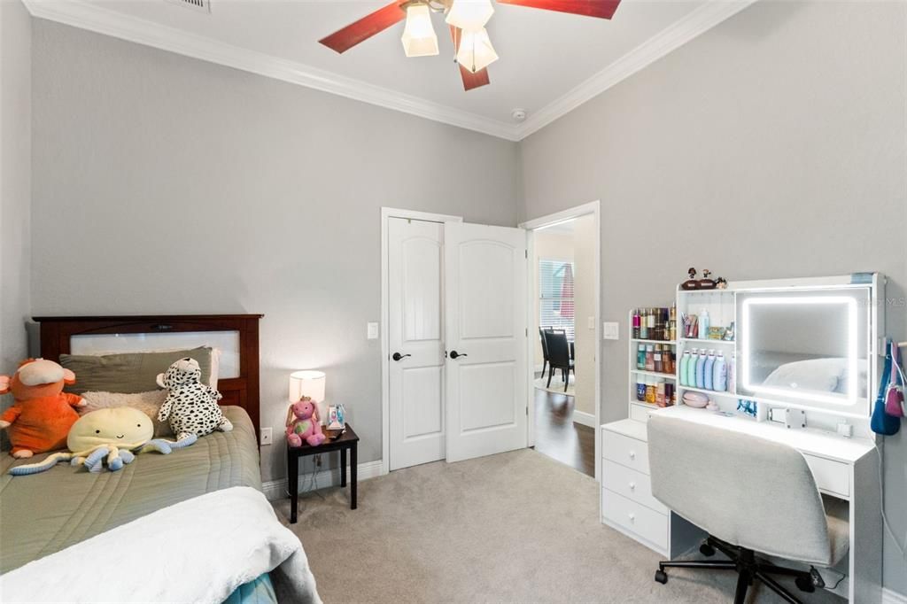 Activo con contrato: $699,000 (5 camas, 3 baños, 2730 Pies cuadrados)