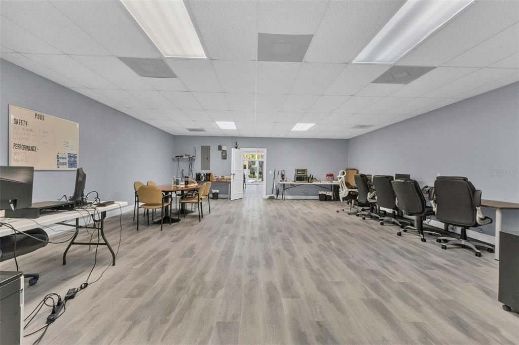 Activo con contrato: $305,000 (0 camas, 0 baños, 2018 Pies cuadrados)