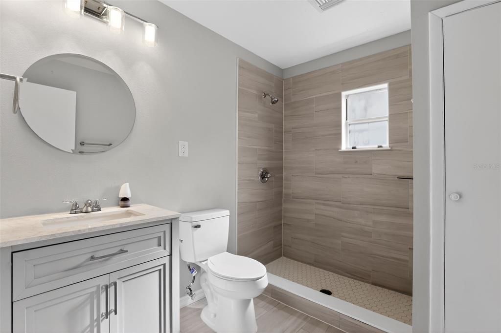 Activo con contrato: $280,000 (3 camas, 2 baños, 1240 Pies cuadrados)