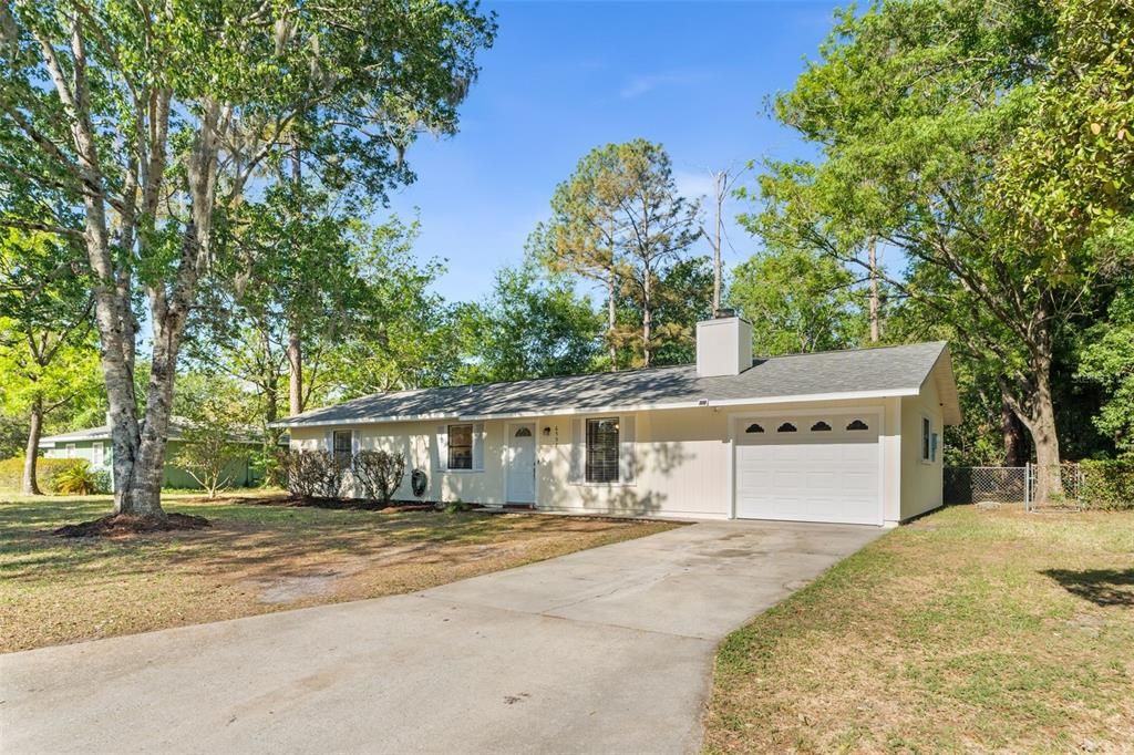 Active With Contract: $259,000 (3 beds, 2 baths, 1128 Square Feet)