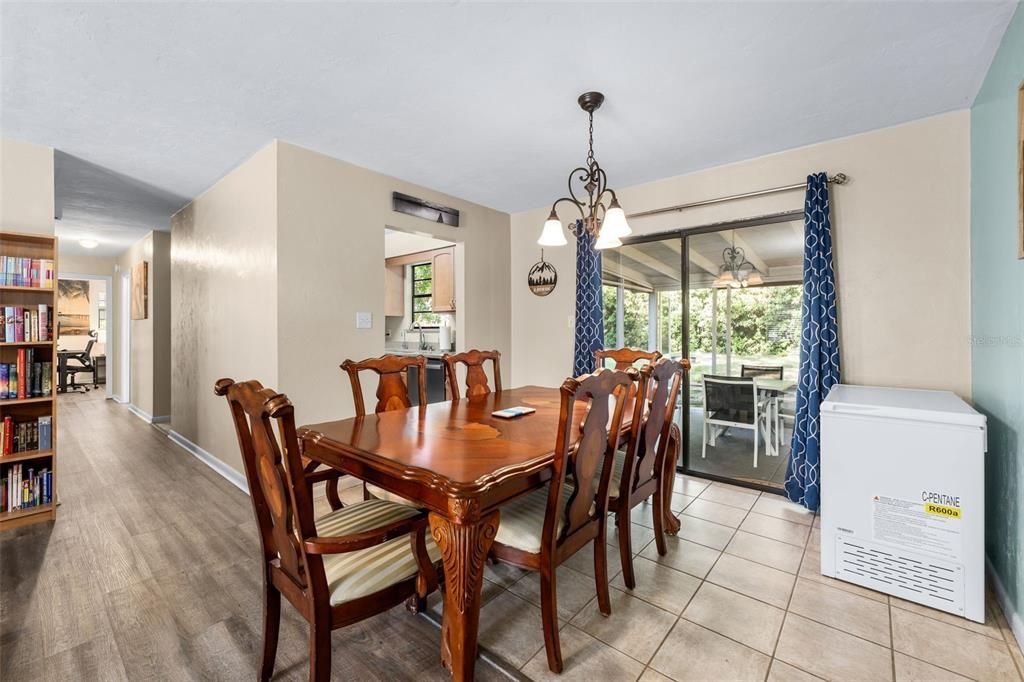 Active With Contract: $259,000 (3 beds, 2 baths, 1128 Square Feet)